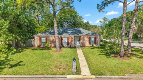 Homes For Sale - 13902 Wickersham Lane<br/> Houston, TX 77077