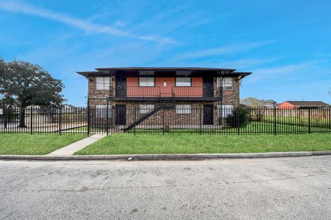 Photo of 1320 Griffin Street #4, Houston, TX 77009 (MLS # 42882594)