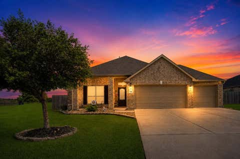 Photo of 546 Green Meadows Drive, West Columbia, TX 77486 (MLS # 71343779)