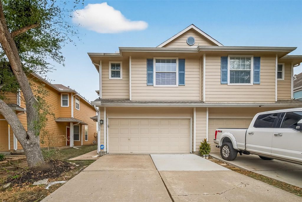 Photo of 3403 Orchid Trace Lane, Houston, TX 77047 (MLS # 73075382)