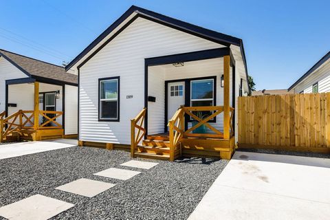 Photo of 1224 53rd, Galveston, TX 77551 (MLS # 13414178)