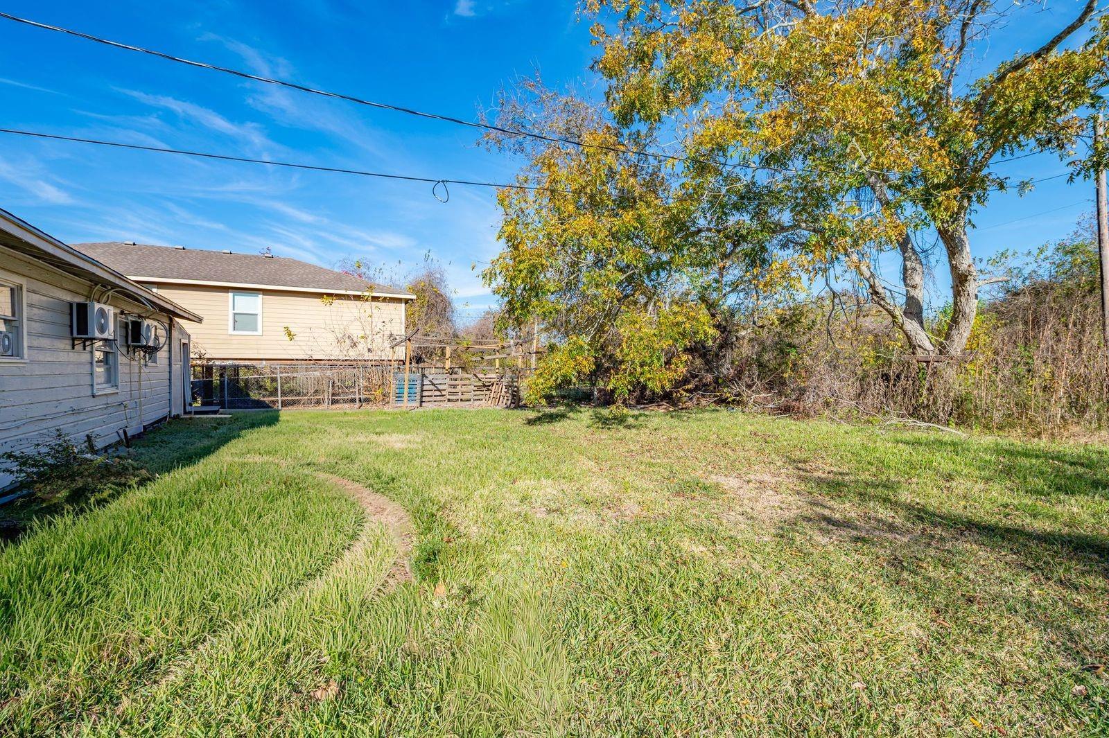 6717 Fairwood Road