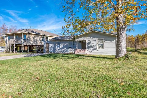 Photo of 6717 Fairwood Road, Hitchcock, TX 77563 (MLS # 54283962)