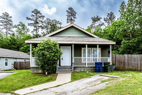 Photo of 158 Varsity Circle Dr, Huntsville, TX 77340 (MLS # 35119875)