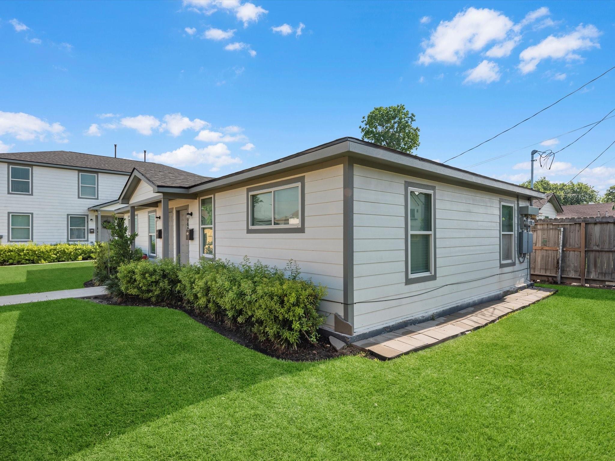 2202 Solo Street 2204