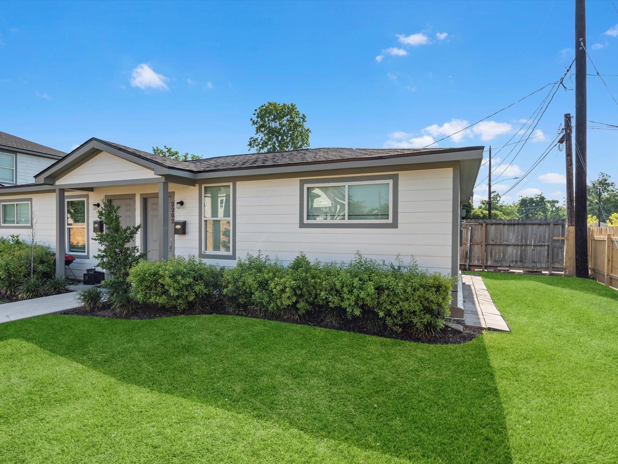2202 Solo Street 2204