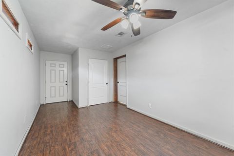Tiny photo for 326 Broad Ripple Drive, Houston, TX 77336 (MLS # 73448733)