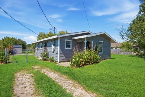 Photo of 5414 Evelyn Street, Texas City, TX 77591 (MLS # 18426355)