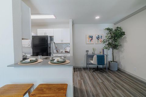 Photo of 200 Hallow Tree Lane #1095-1, Houston, TX 77090 (MLS # 88938187)