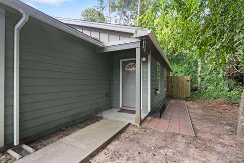 Townhouse For Rent - 16803 Crestmont<br/> Montgomery, TX 77316