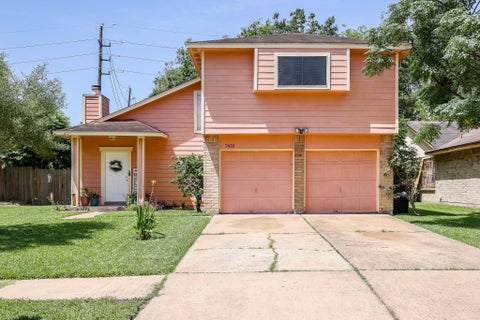 Photo of 7410 Tetela Drive, Houston, TX 77083 (MLS # 71936599)