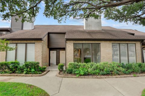 Photo of 2601 S Braeswood Boulevard #305, Houston, TX 77025 (MLS # 19598847)