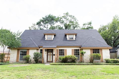 Photo of 10111 Kerrwood Lane, Houston, TX 77080 (MLS # 84168965)