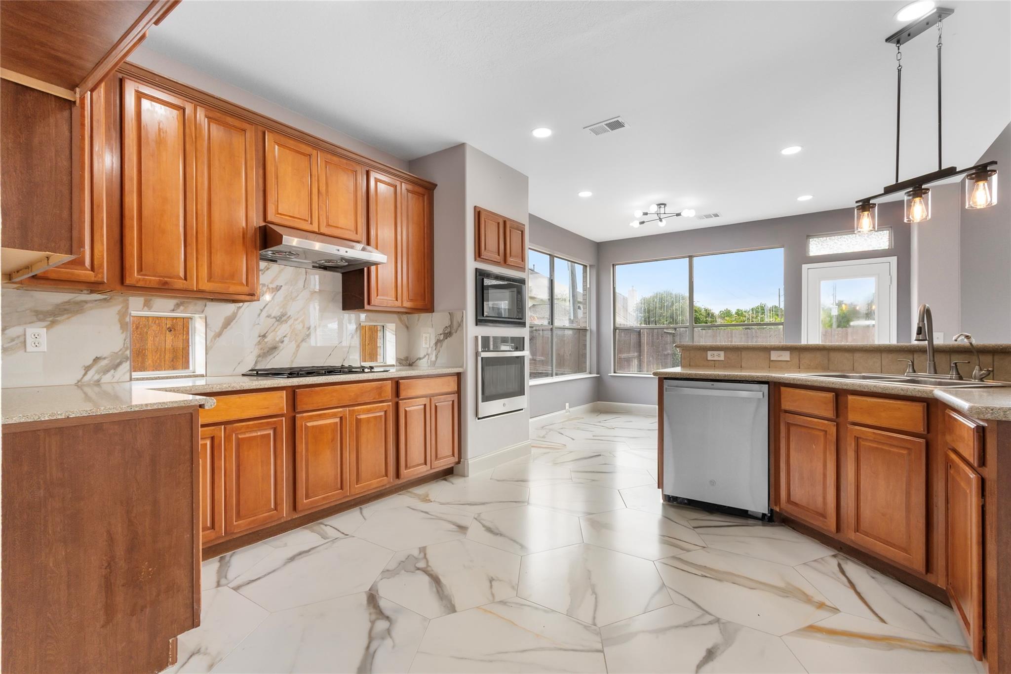 3011 Grand Lakeview Drive