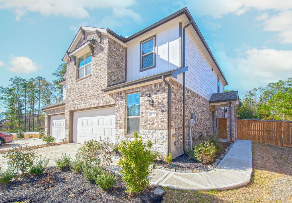 Photo of 107 Silver Sky Court, Conroe, TX 77304 (MLS # 4661003)