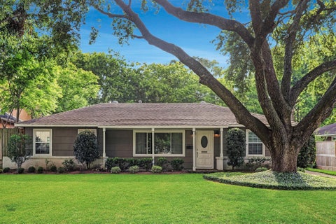 Photo of 9402 Bevlyn Drive, Houston, TX 77025 (MLS # 94619151)