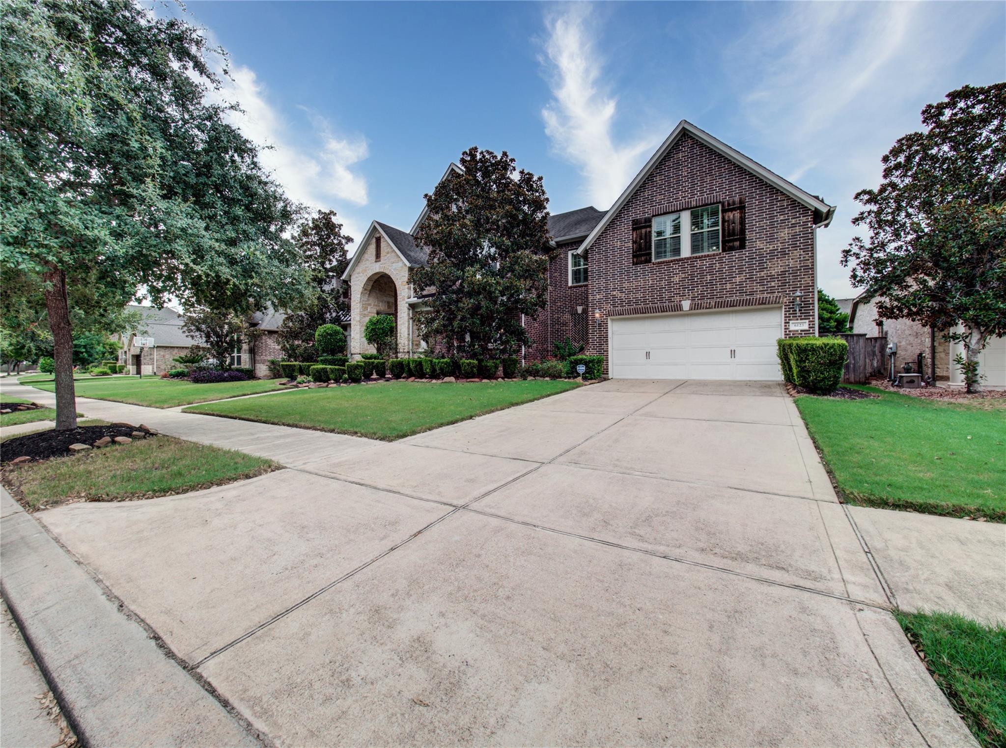 6123 N Tamarino Park Lane