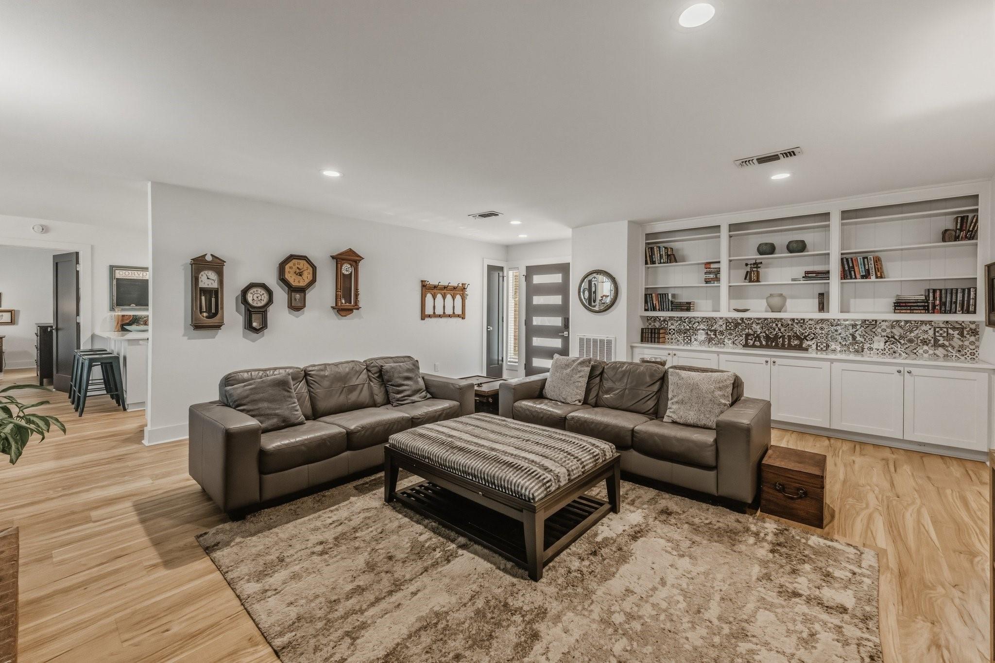 1905 Rollingwood Drive