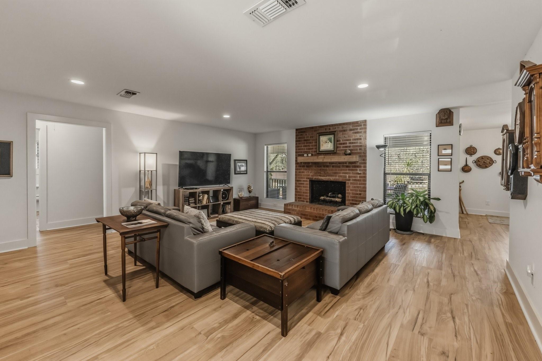 1905 Rollingwood Drive