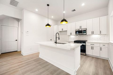 Tiny photo for 747 Dumble Street, Houston, TX 77023 (MLS # 20703246)