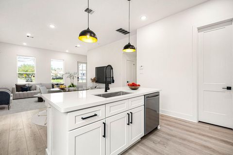 Tiny photo for 747 Dumble Street, Houston, TX 77023 (MLS # 20703246)