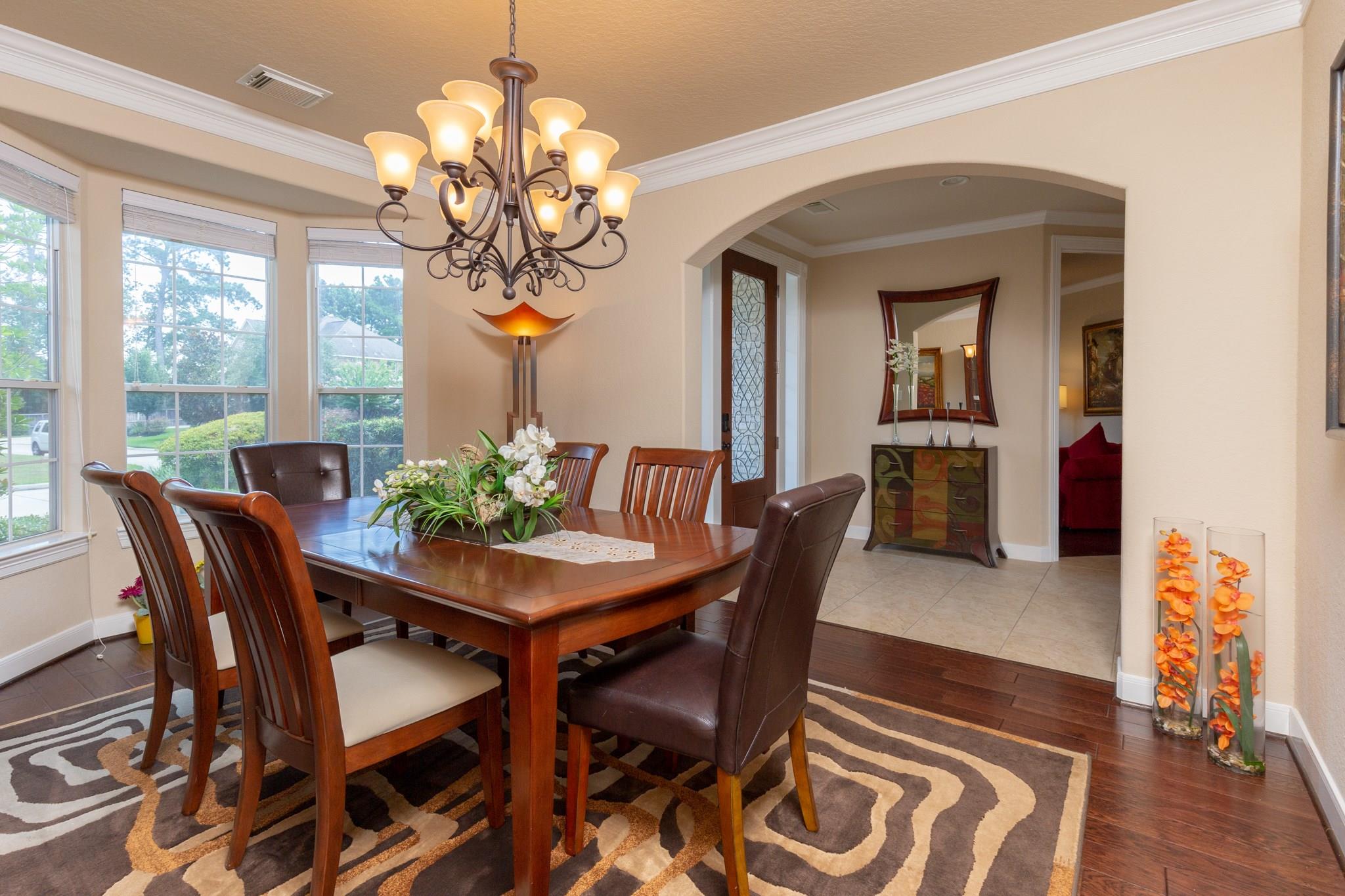 162 W Hullwood Court