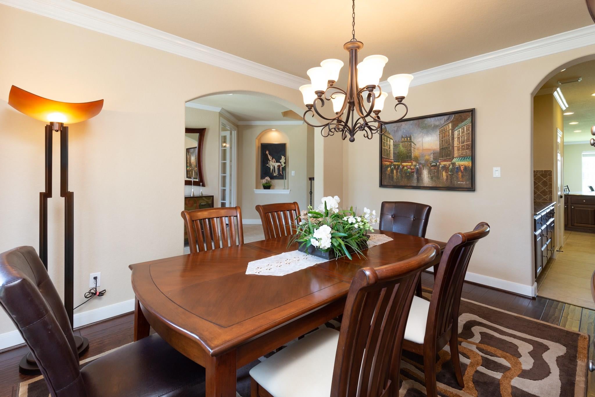 162 W Hullwood Court
