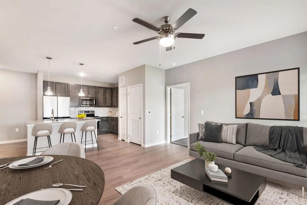 3301 Gulf Freeway 10205