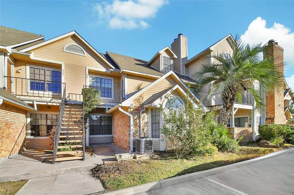 Photo of 2300 Old Spanish Trail #2120, Houston, TX 77054 (MLS # 75959977)