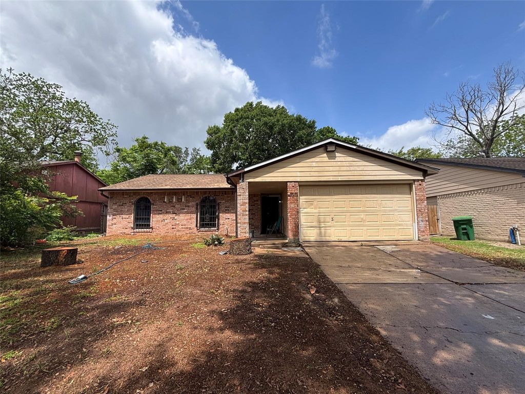 Photo of 16114 Lazy Ridge Road, Houston, TX 77053 (MLS # 87656276)
