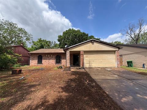 Photo of 16114 Lazy Ridge Road, Houston, TX 77053 (MLS # 87656276)