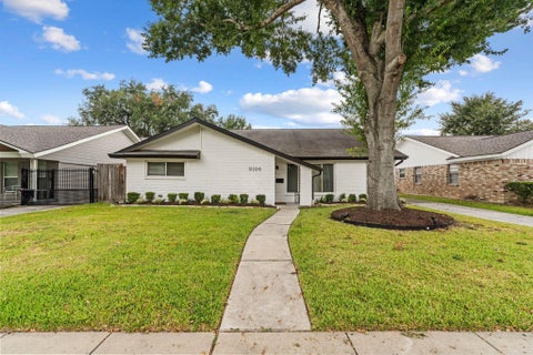 Photo of 9206 Kapri Lane, Houston, TX 77025 (MLS # 76100827)