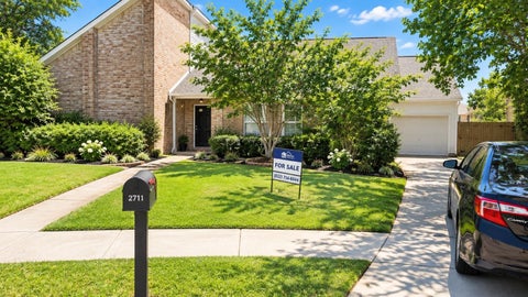 Photo of 2127 Manor Green Drive, Houston, TX 77077 (MLS # 34389621)