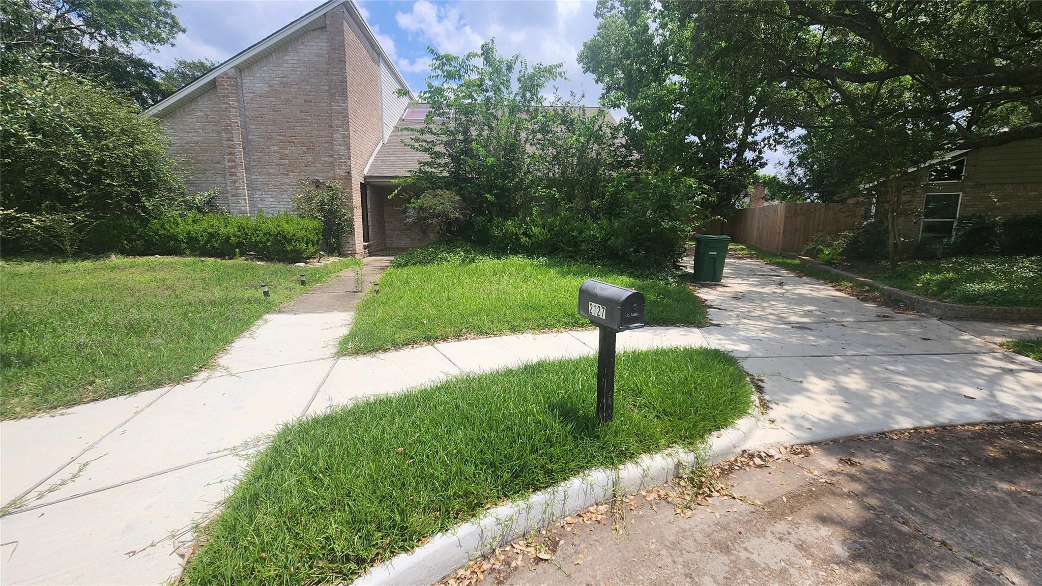 2127 Manor Green Drive