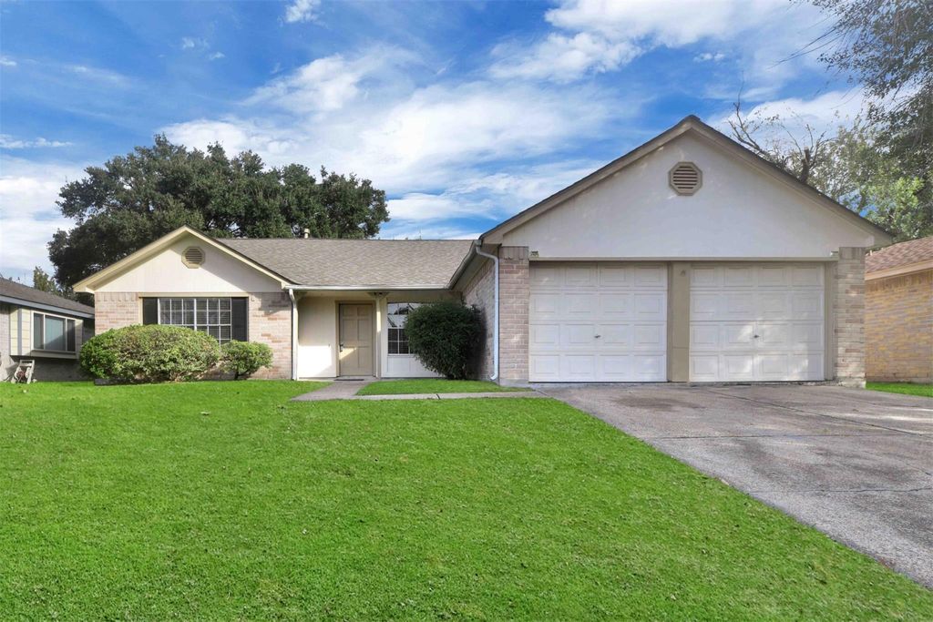 Photo of 7215 Dogwood Trail Drive, Humble, TX 77346 (MLS # 19538850)