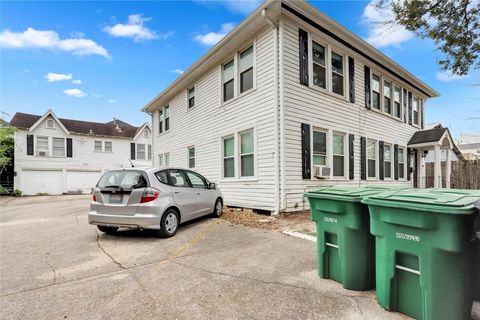 1135 W Clay Street Houston TX 77019