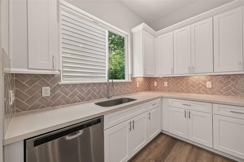 Tiny photo for 3350 Pinemont Drive, Houston, TX 77018 (MLS # 14861218)