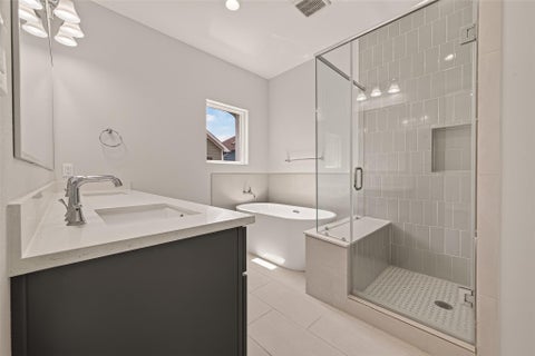 Tiny photo for 3350 Pinemont Drive, Houston, TX 77018 (MLS # 14861218)