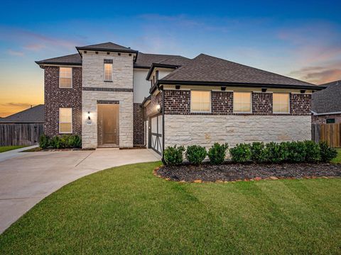 Homes For Sale - 11811 St Augustine Drive<br/> Mont Belvieu, TX 77535
