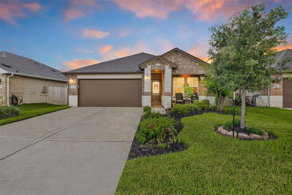Photo of 12813 S Winding Pines Drive, Tomball, TX 77375 (MLS # 65953551)