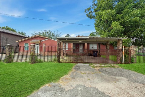 Photo of 11375 Allwood Street, Houston, TX 77093 (MLS # 64123031)