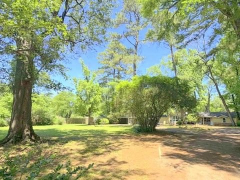 Photo of 405 N Grace Street, Crockett, TX 75835 (MLS # 67476713)