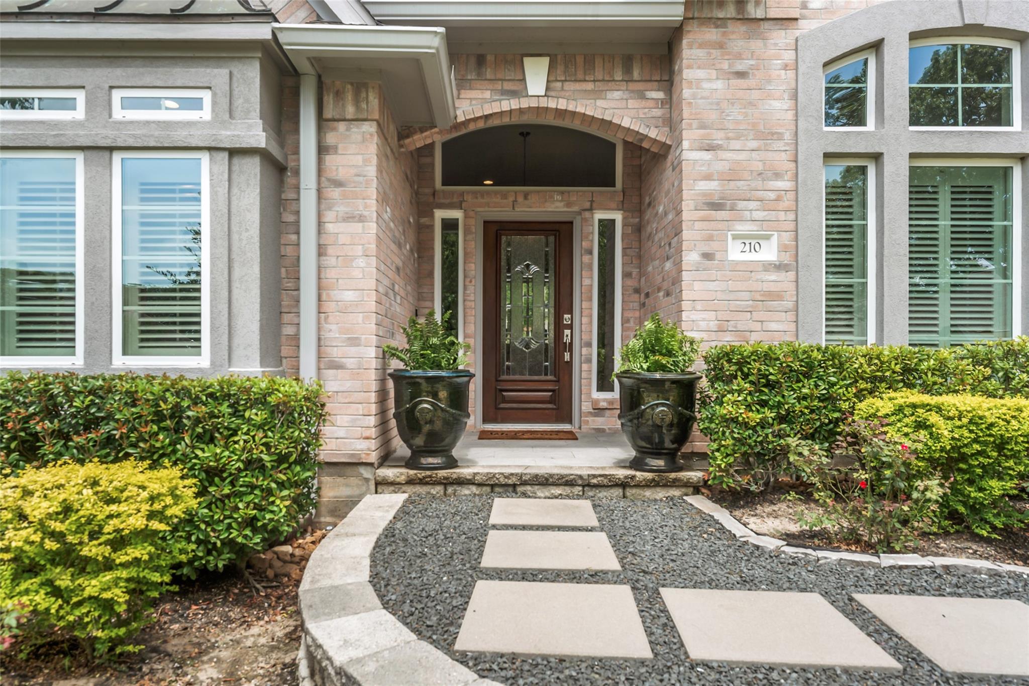210 Victoria Court