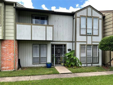 Photo of 10721 Sandpiper Drive #162, Houston, TX 77096 (MLS # 8200276)