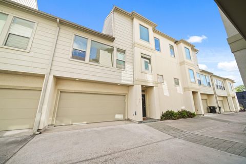 Photo of 918 Lester Street, Houston, TX 77007 (MLS # 26904436)