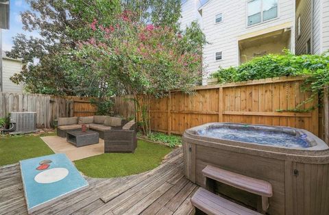 Photo of 918 Lester Street, Houston, TX 77007 (MLS # 26904436)