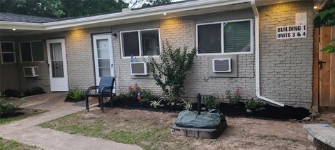 Photo of 791 Fortune Street #4, Houston, TX 77088 (MLS # 96167514)
