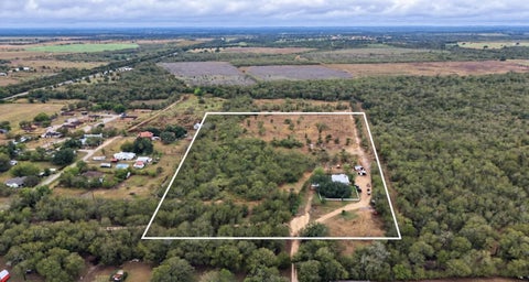 Photo of 115 Nw 5th Street NW, Waelder, TX 78959 (MLS # 24581030)