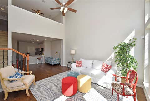 Townhouse For Sale - 8814 Silent Willow Lane<br/> Fort Bend County, Sugar Land, TX 77479