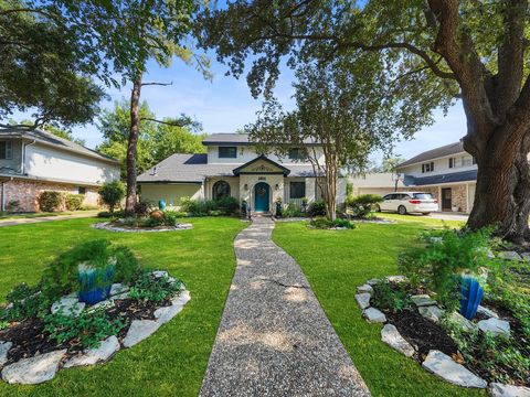 Photo of 14014 Locke Lane, Houston, TX 77077 (MLS # 59335861)